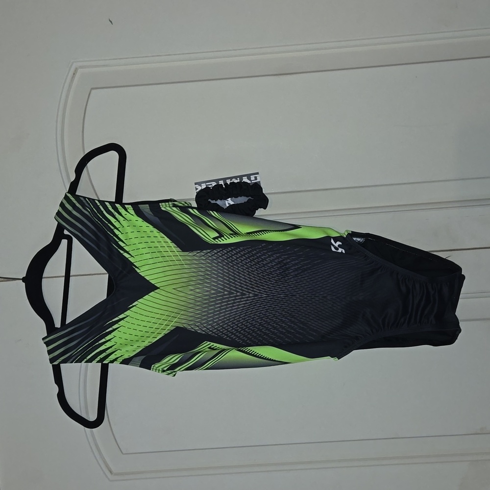 NWT GK ELITE Gymtek Leotard w/ scrunchie Size AM